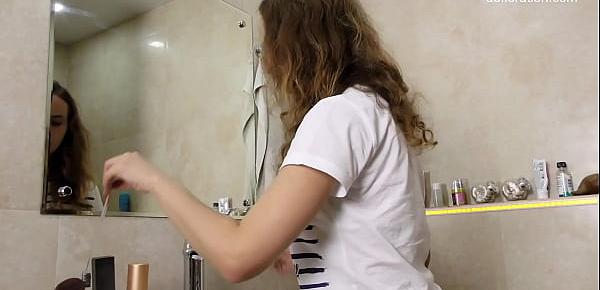  Margaret Robbie first time shower masturbation